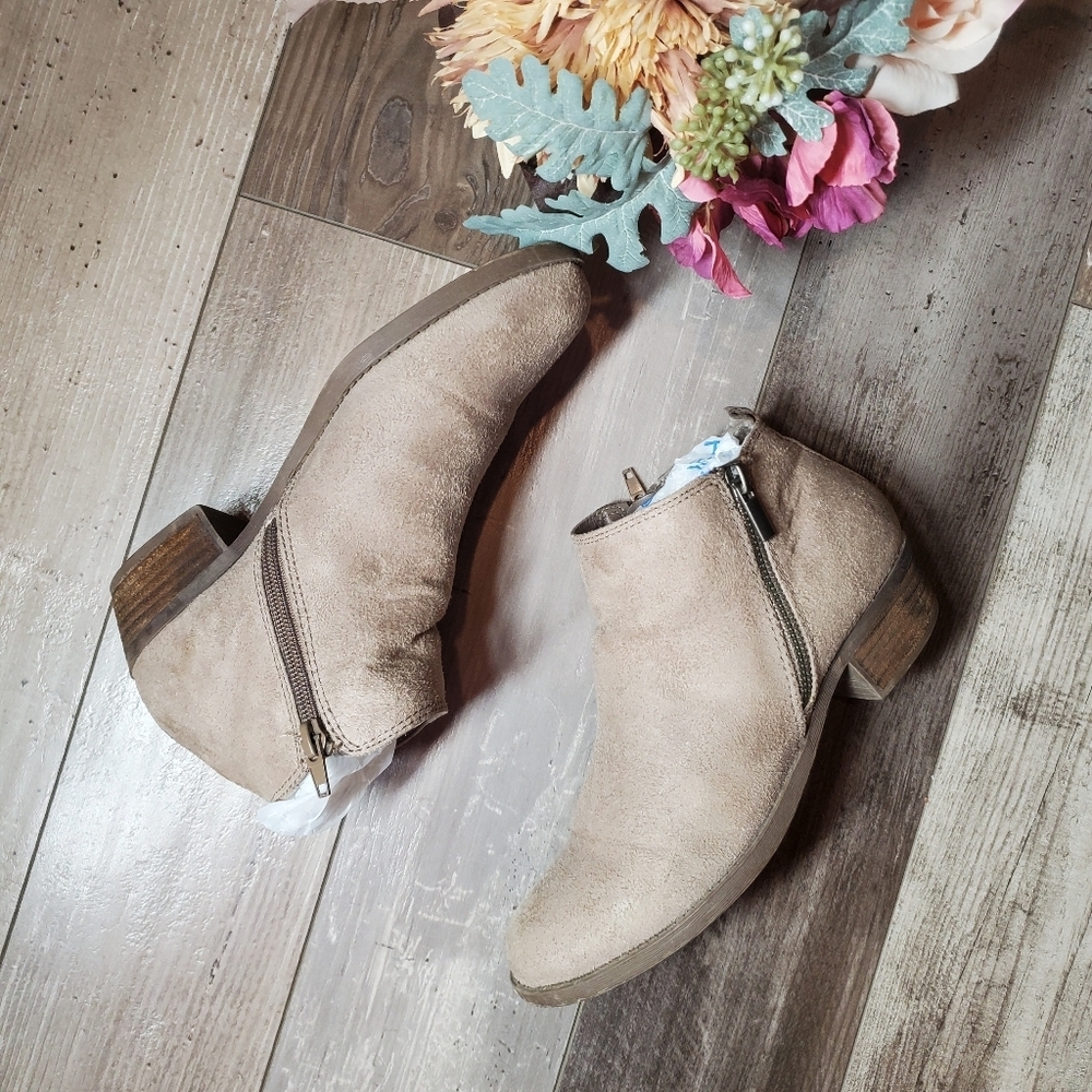 Carlos by Carlos Santana Brianne Tan Beige Ankle Boots Women's Size 7.5M - Picture 10 of 16
